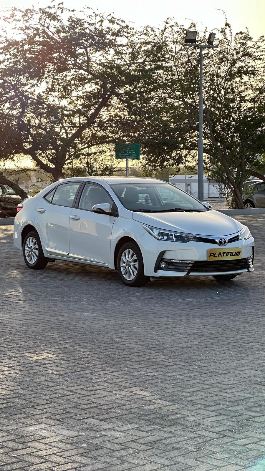 TOYOTA COROLLA 2018 • SEDAN