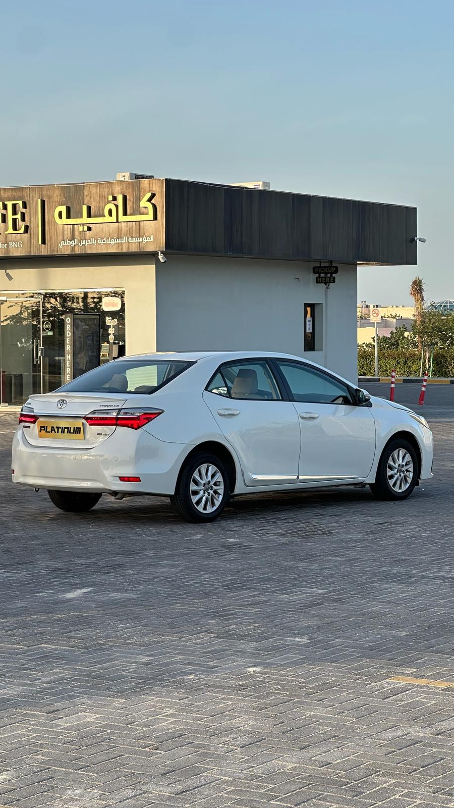 TOYOTA COROLLA 2018 • SEDAN